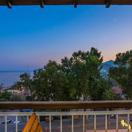 Vera Sehir Merkezinde Deniz Manzarali Kalkan
